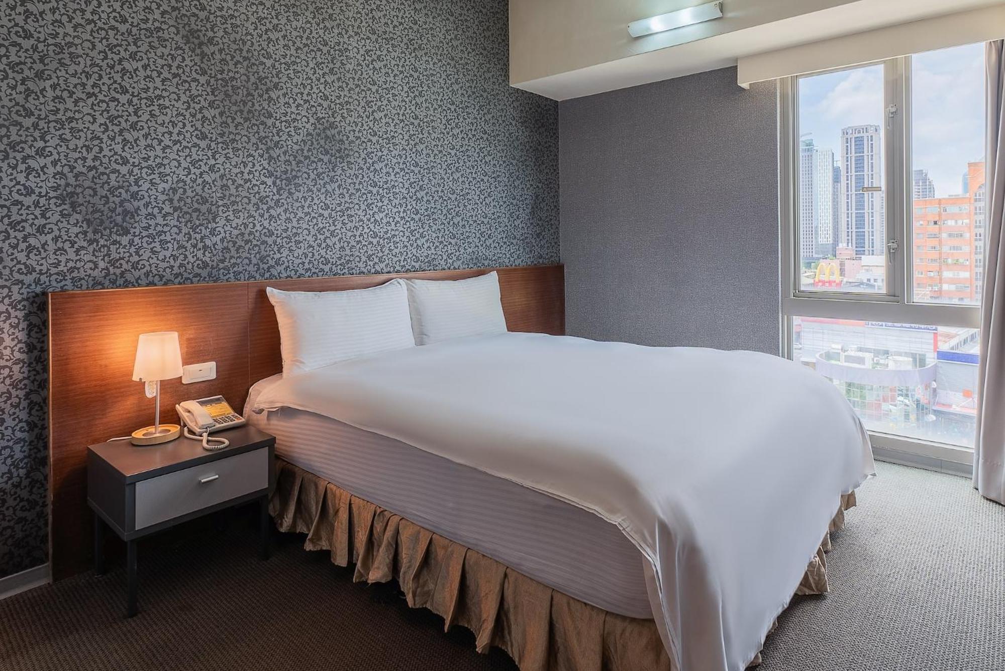 The Galerie Hotel Taichung Exterior foto